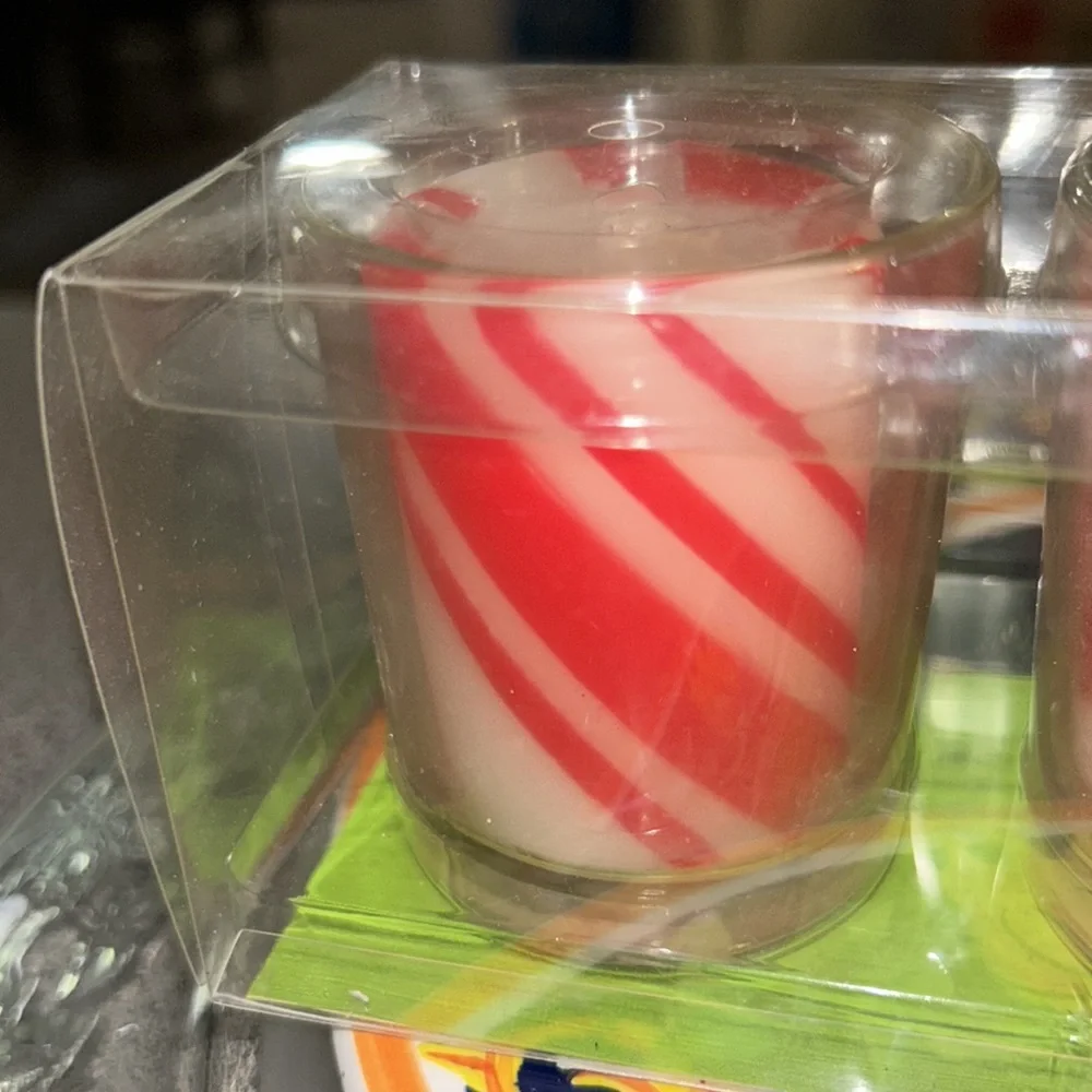 NWT Pier 1 set of three votive candles in peppermint crème